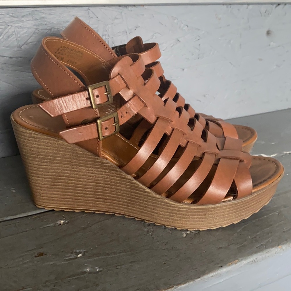 Brown Wedges